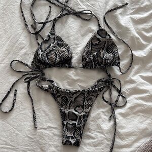 Berry Beachy triangle bikini